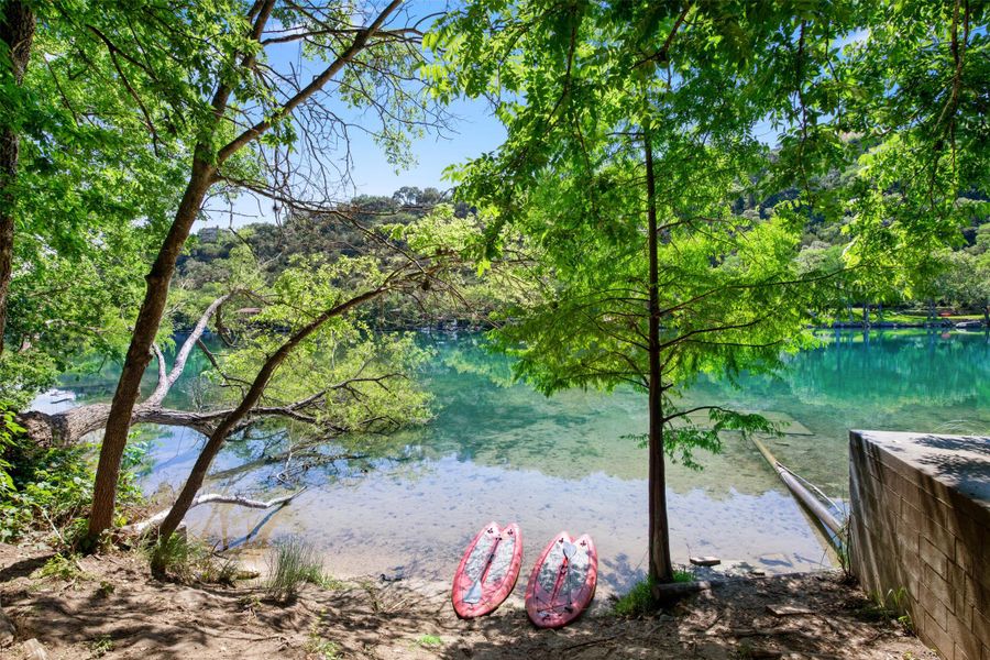 Quiet neighborhood tucked in among the trees and lake. Quiet neighborhood tucked in among the trees and lake.