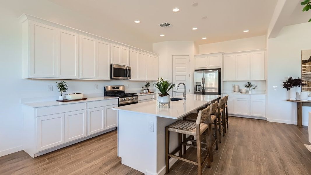 4585 Trillium Kitchen 2of3 Base10