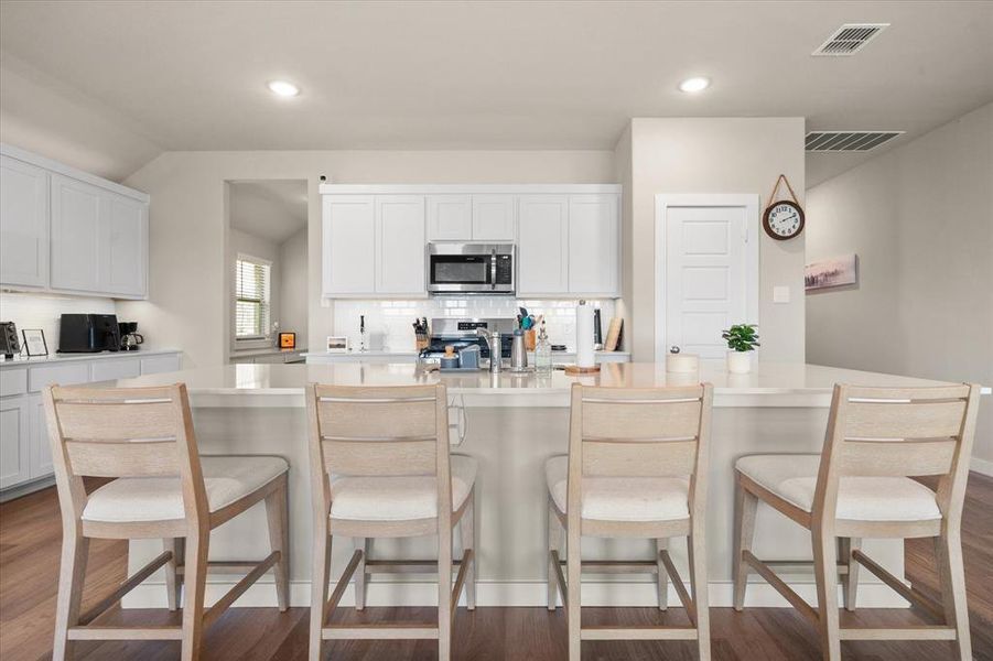 Furnished interior view inside a new home in Cibolo Hills, Fort Worth (Image 9).
