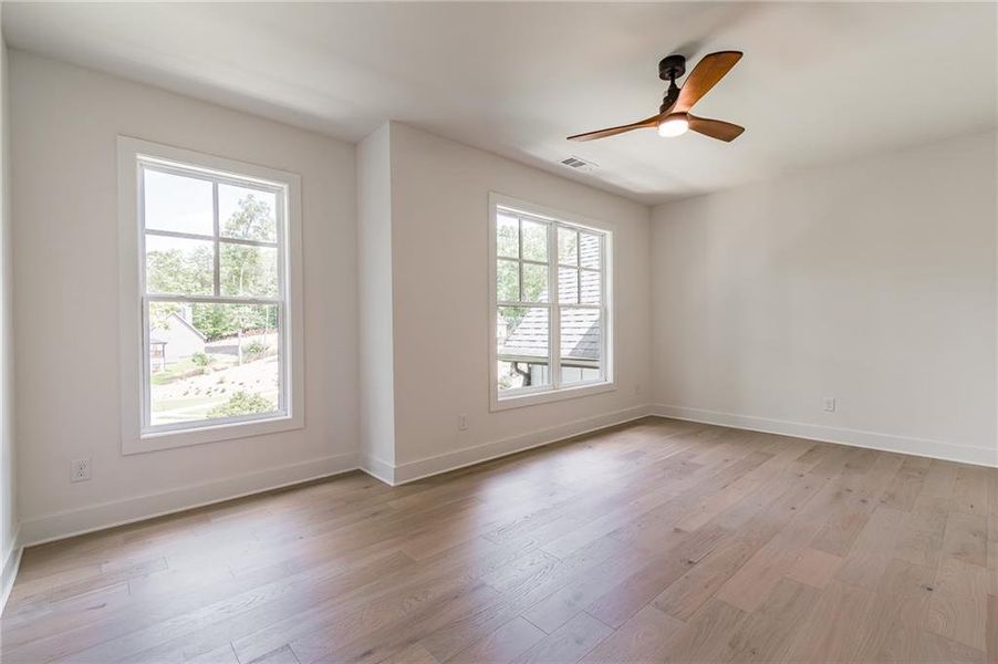 Spacious, unfurnished interior of a new home in , Gainesville (Image 26).