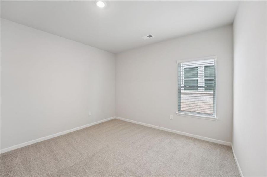 Spacious, unfurnished interior of a new home in Westmont Preserve, Powder Springs (Image 39).