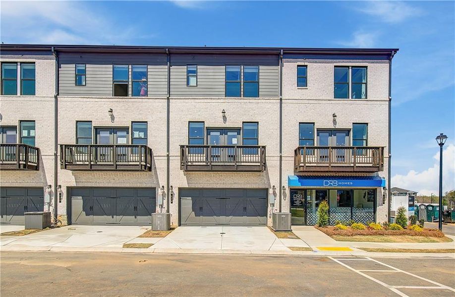 Condo located in McDonough, GA showcasing its design and architecture (Image 4).