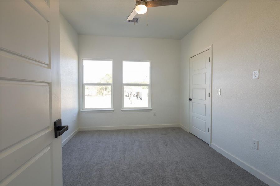 Spacious, unfurnished interior of a new home in , Conroe (Image 11).
