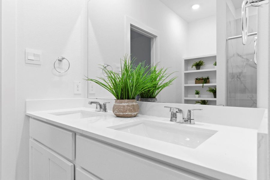 Close-up of interior finishes inside a home in Evergreen, Rosenberg (Image 15).