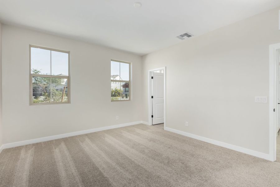 Spacious, unfurnished interior of a new home in Solvida at Estrella, Goodyear (Image 25).