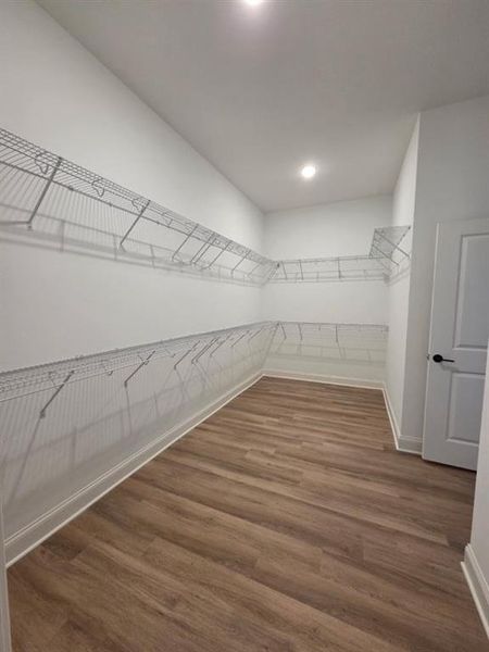 Spacious, unfurnished interior of a new home in , Waleska (Image 22).