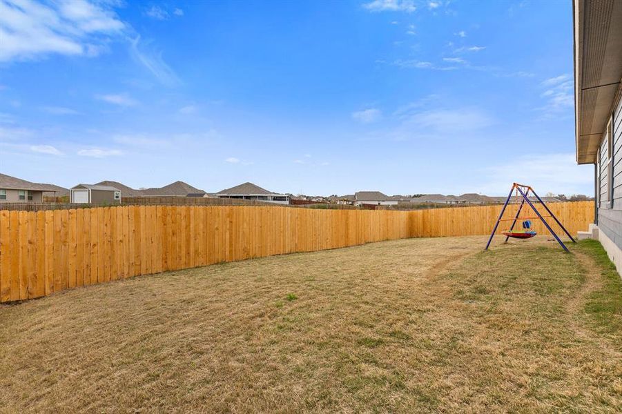 Exterior details and patio area of a home in Foxborough, Waco (Image 25).