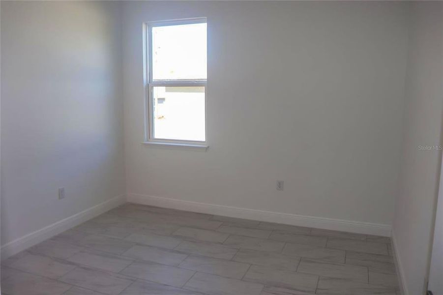 Spacious, unfurnished interior of a new home in , Citrus Springs (Image 30).
