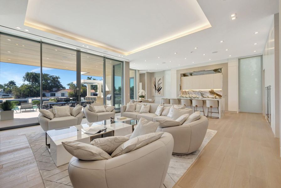 Furnished interior view inside a new home in , Fort Lauderdale (Image 51).