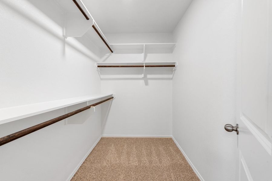 Spacious, unfurnished interior of a new home in , Navasota (Image 25).