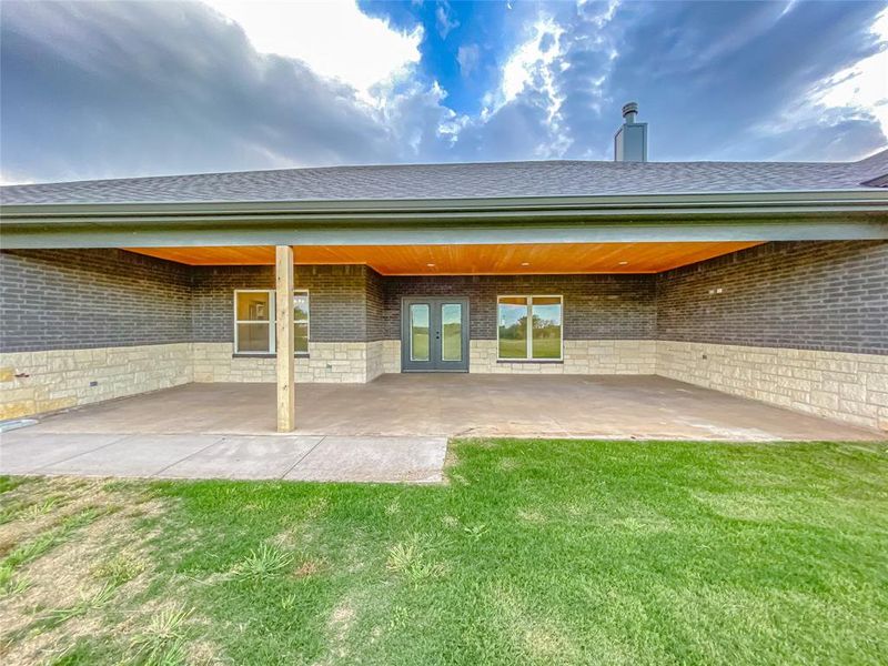 Exterior details and patio area of a home in , Tuscola (Image 20).