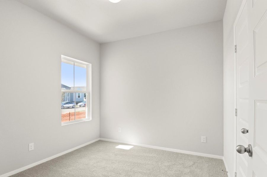 Spacious, unfurnished interior of a new home in Harvest Ridge, Elgin (Image 18).
