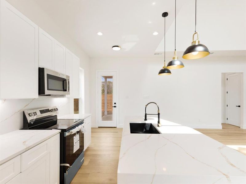 Furnished interior view inside a new home in , Dallas (Image 9).