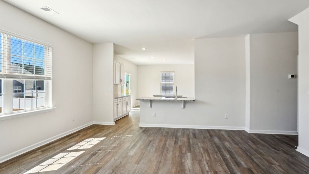 Spacious, unfurnished interior of a new home in Valleywood Farms, Waynesville (Image 12).