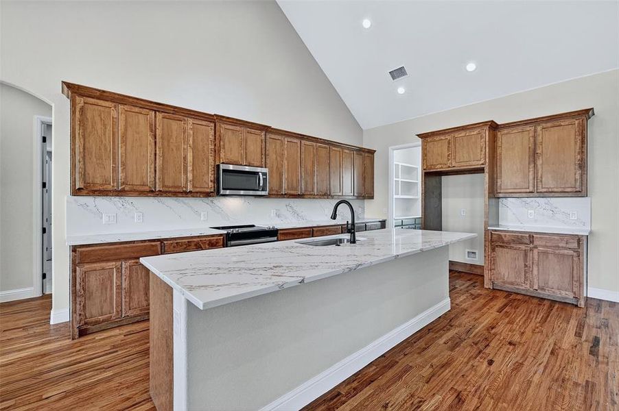 Furnished interior view inside a new home in , Sherman (Image 15).