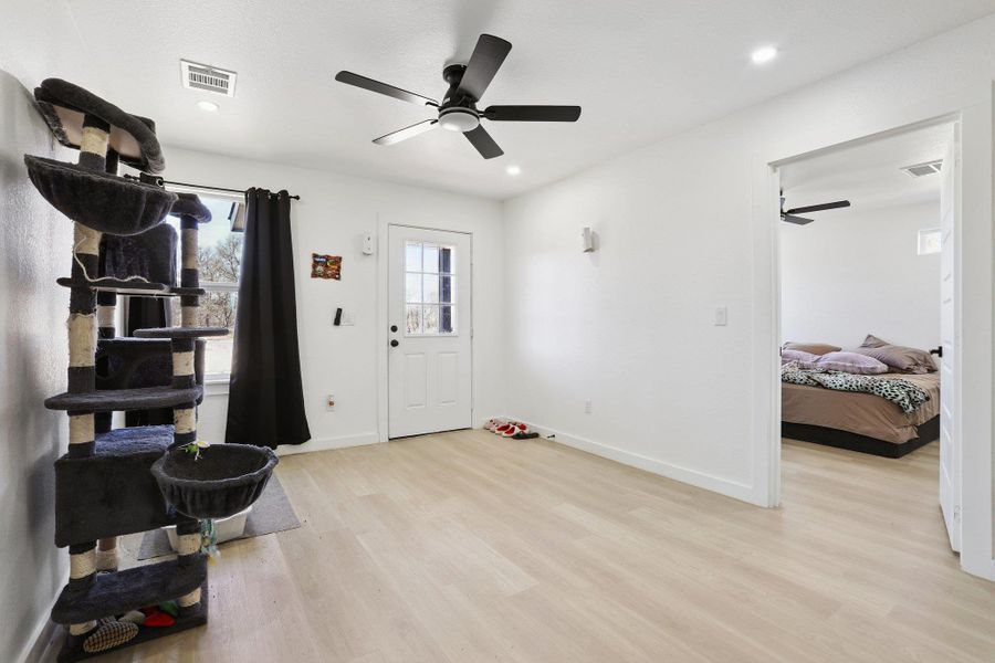 Furnished interior view inside a new home in , Dale (Image 17).