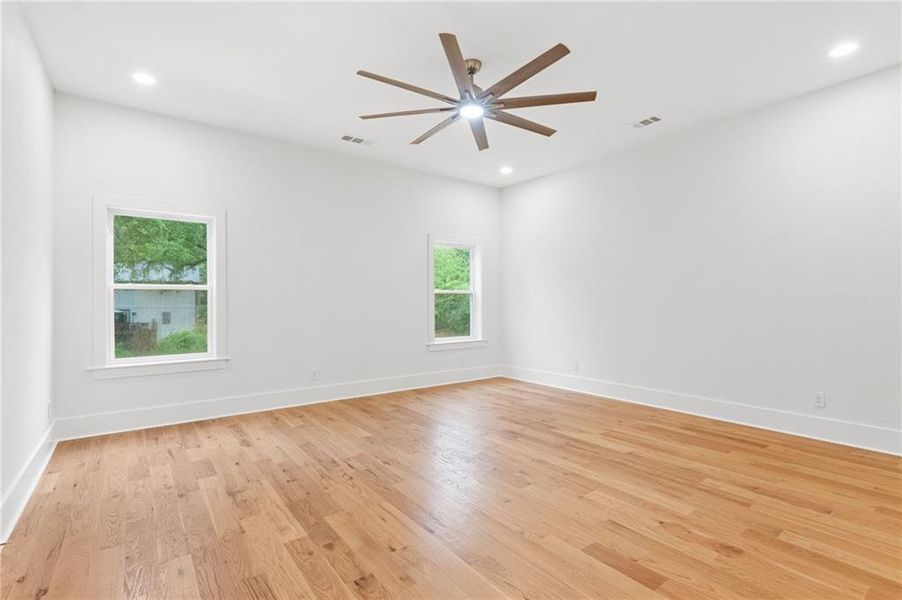 Spacious, unfurnished interior of a new home in , Atlanta (Image 36).