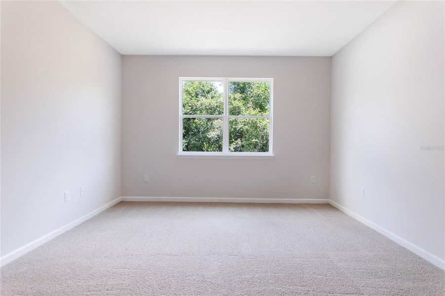 Spacious, unfurnished interior of a new home in Grand Isle, Grand Island (Image 10).