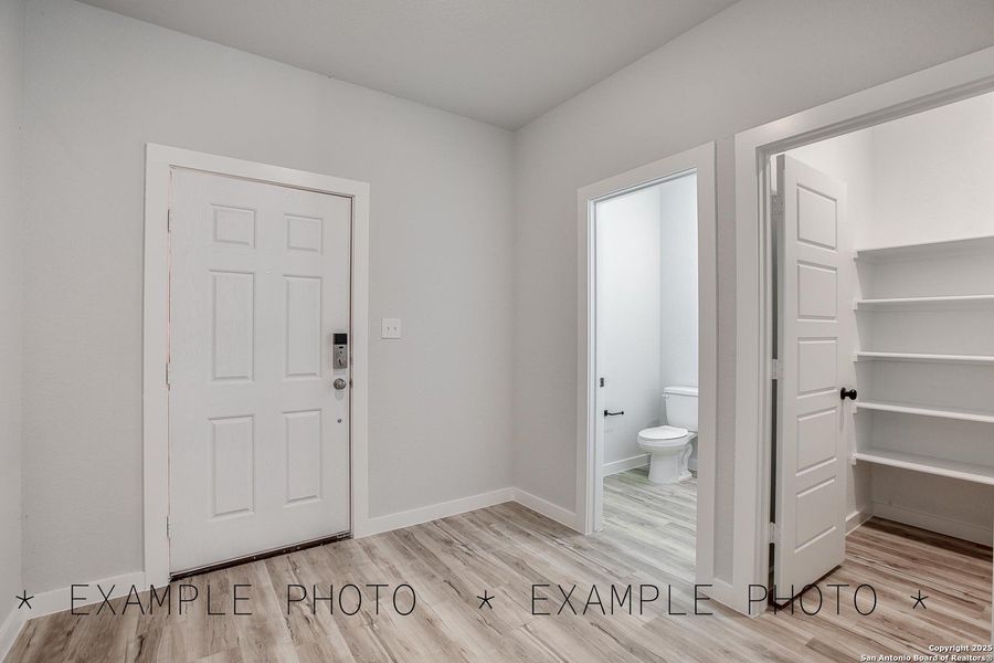 Spacious, unfurnished interior of a new home in Hiddenbrooke, Seguin (Image 19).