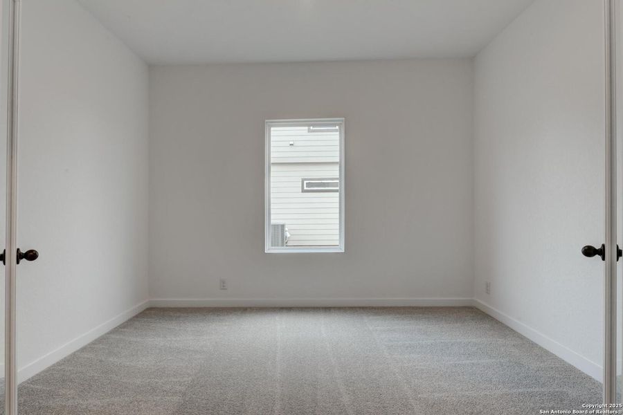 Spacious, unfurnished interior of a new home in , Schertz (Image 17).