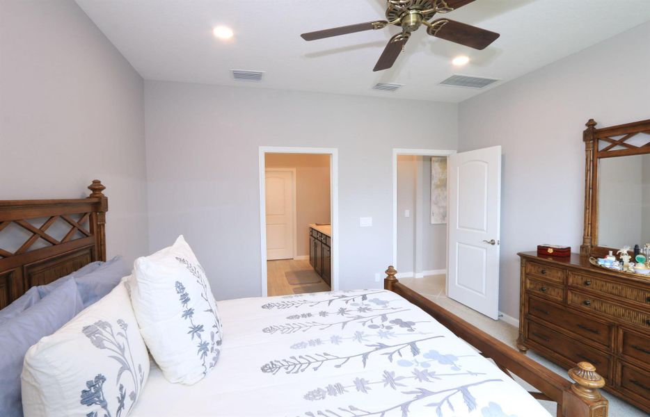 Furnished interior view inside a new home in , Port St. Lucie (Image 4).