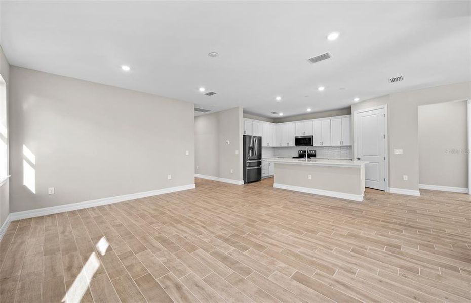 Spacious, unfurnished interior of a new home in Cedar Grove at The Woodlands, North Port (Image 16).