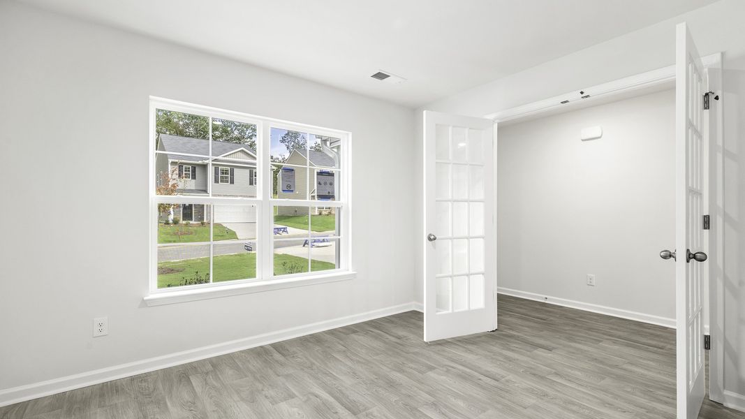 Spacious, unfurnished interior of a new home in Country Creek, Lexington (Image 7). Spacious, unfurnished interior of a new home in Country Creek, Lexington (Image 7).