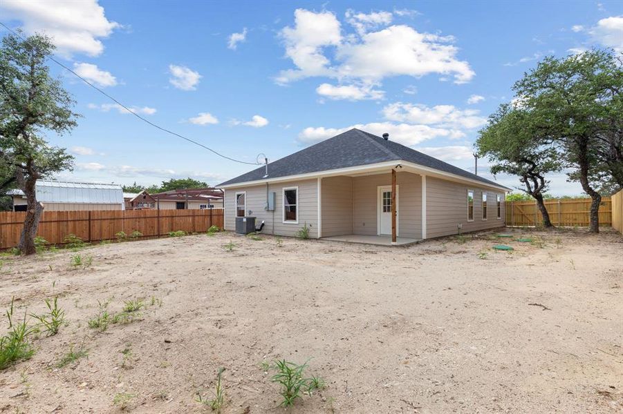 Exterior details and patio area of a home in , Weatherford (Image 22).