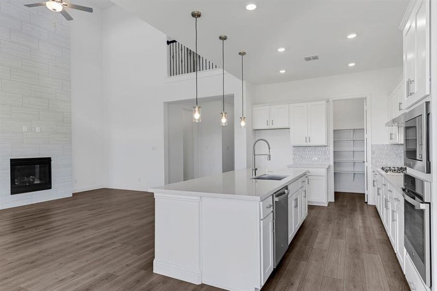 419 Chatham Street ~ Ready Now! 419 Chatham Street ~ Ready Now!