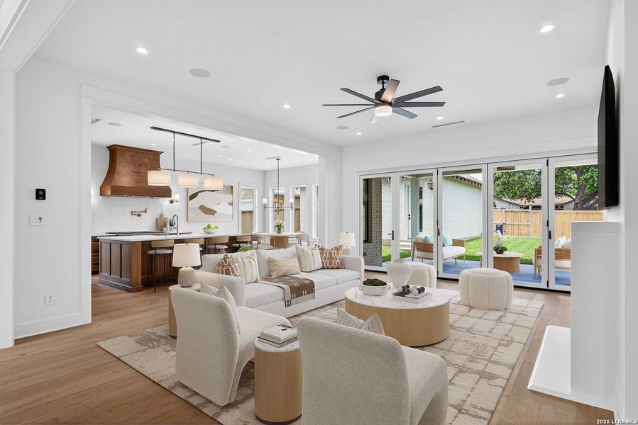 Furnished interior view inside a new home in , Alamo Heights (Image 14).