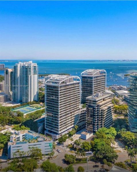 Condo located in Miami, FL showcasing its design and architecture (Image 13).