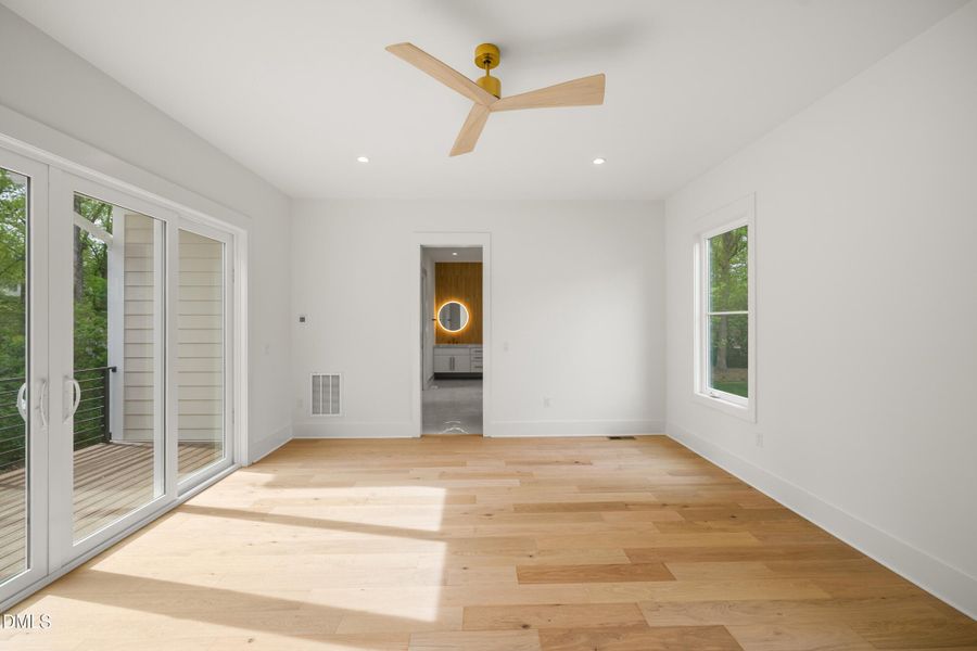 22 -2817 claremont rd, interior