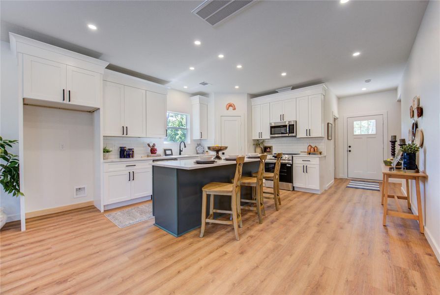 Furnished interior view inside a new home in , Bellville (Image 32).