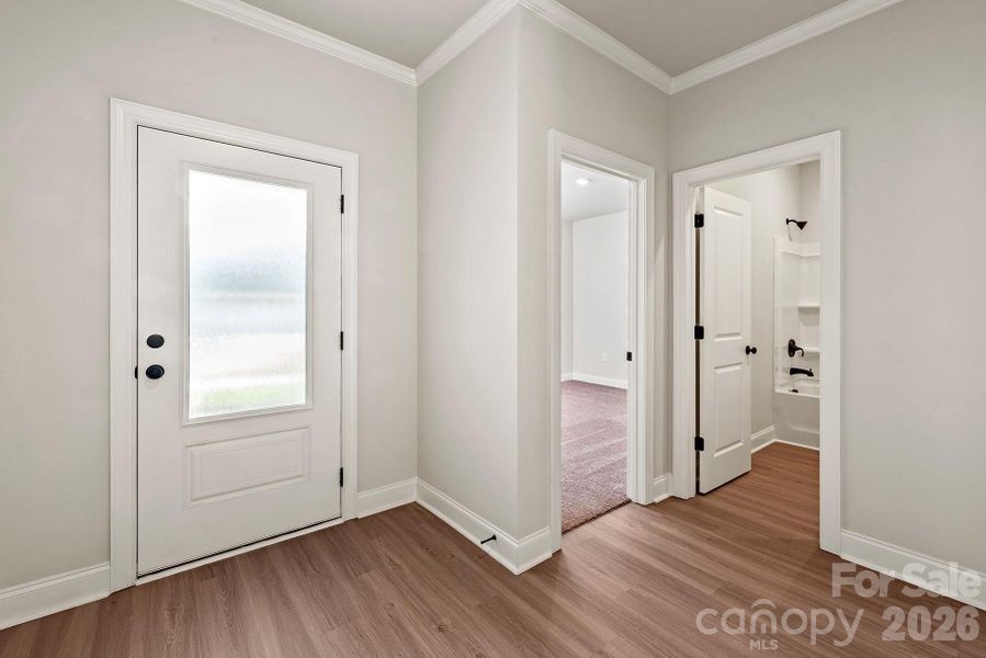 Spacious, unfurnished interior of a new home in Ascot Woods, Charlotte (Image 5).