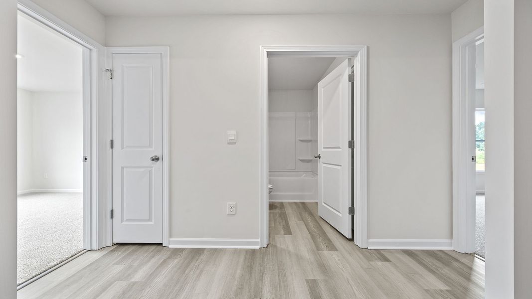 Spacious, unfurnished interior of a new home in Durbin Meadows Traditions, Fountain Inn (Image 14).