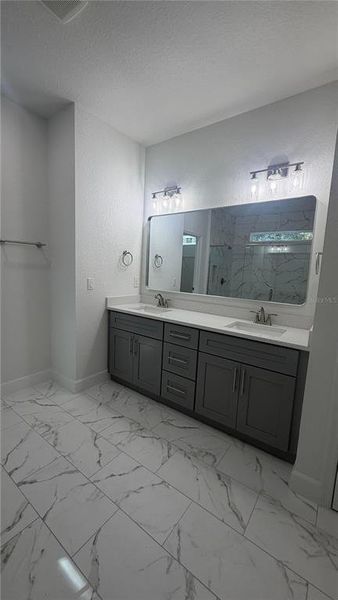 Image 34 of a home in .