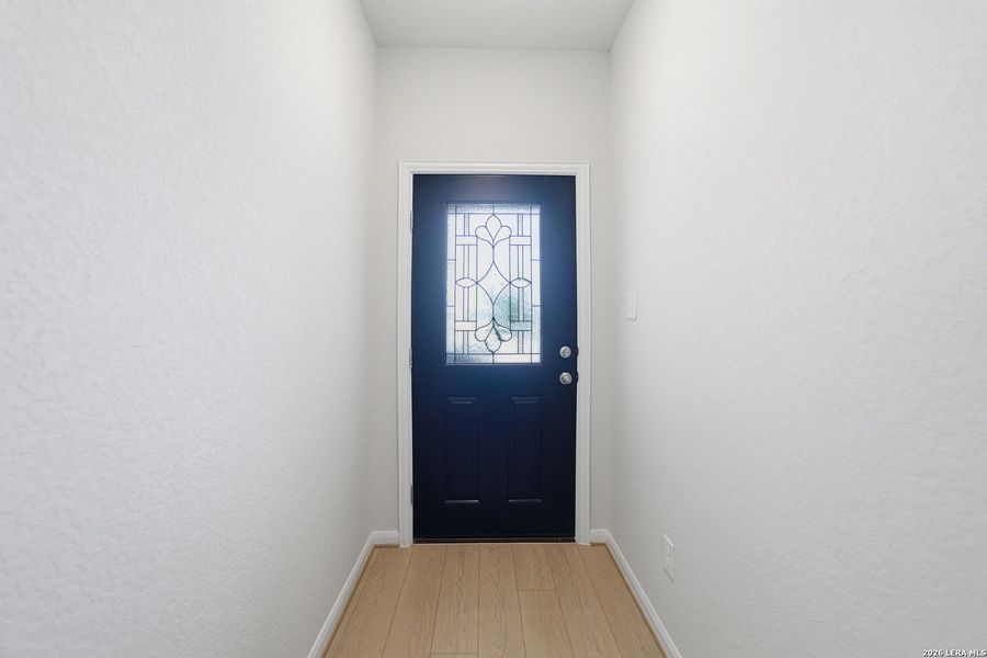 Spacious, unfurnished interior of a new home in Hennersby Hollow, San Antonio (Image 13). Spacious, unfurnished interior of a new home in Hennersby Hollow, San Antonio (Image 13).