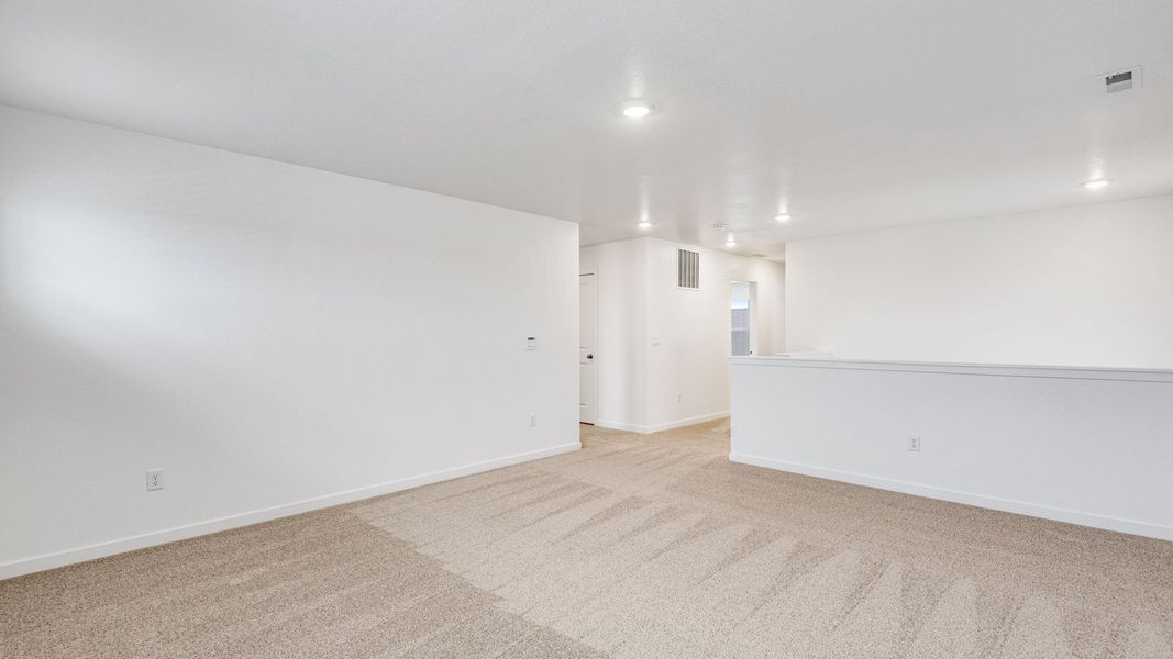 Spacious, unfurnished interior of a new home in Silver Peaks, Lochbuie (Image 16).