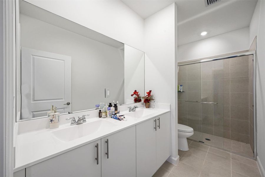 Furnished interior view inside a new home in , Homestead (Image 10).