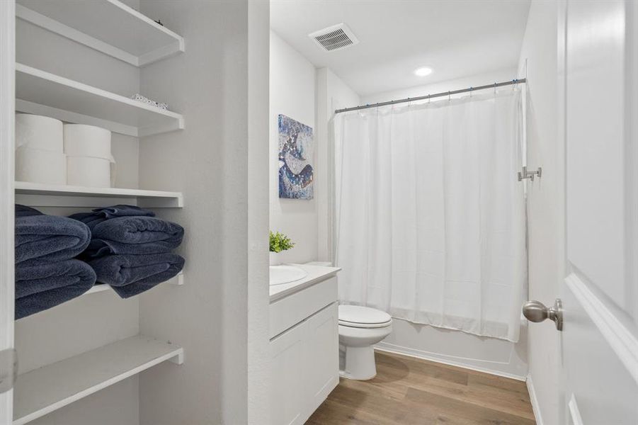 Furnished interior view inside a new home in Frontier Pointe, Princeton (Image 31).
