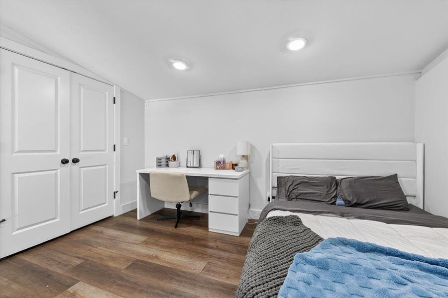 Furnished interior view inside a new home in , Ponder (Image 16).