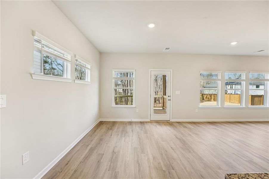 Spacious, unfurnished interior of a new home in Westmont Preserve, Powder Springs (Image 50).