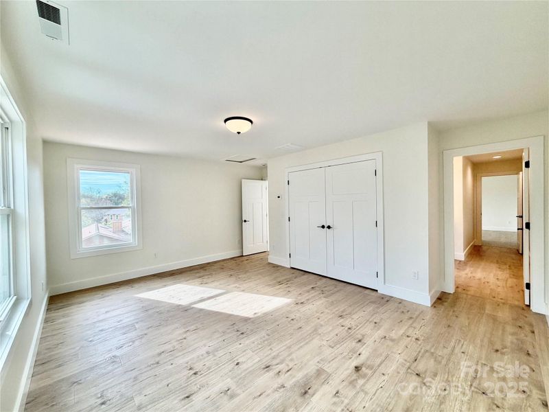 Spacious, unfurnished interior of a new home in , Mars Hill (Image 23).