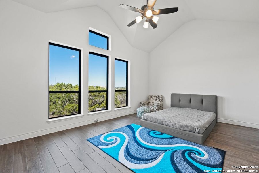 Furnished interior view inside a new home in La Cima 60', San Marcos (Image 10).