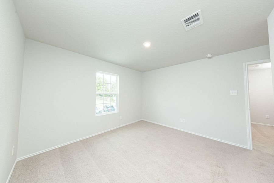 Spacious, unfurnished interior of a new home in Townsend Reserve, Splendora (Image 15).