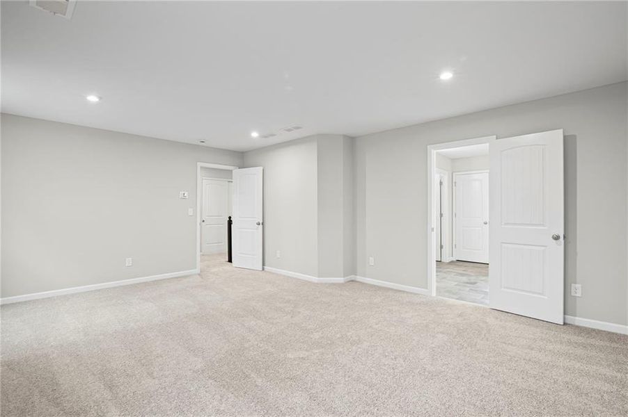 Spacious, unfurnished interior of a new home in Sage Woods, Dallas (Image 32).