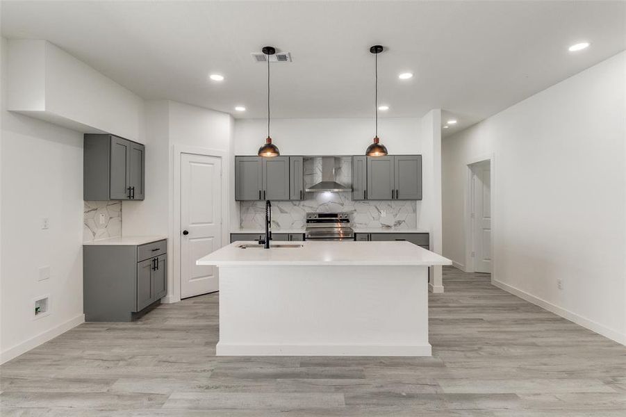 Furnished interior view inside a new home in , Dallas (Image 9).