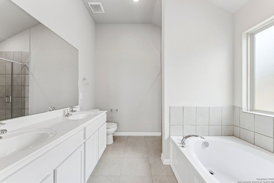 Furnished interior view inside a new home in Mesquite Ridge, San Antonio (Image 6). Furnished interior view inside a new home in Mesquite Ridge, San Antonio (Image 6).