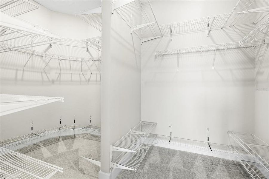 Spacious, unfurnished interior of a new home in , Bradenton (Image 22).