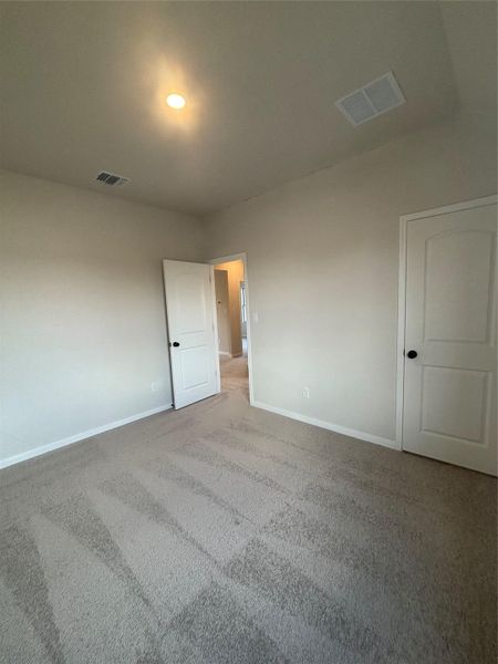 Spacious, unfurnished interior of a new home in Berry Creek Highlands, Georgetown (Image 29).